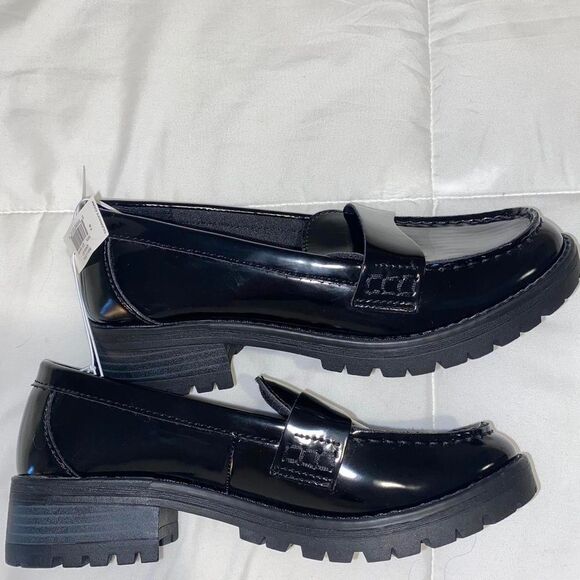 NWT OLD NAVY 9.5 Unisex Black Shiny Patent Chunky Loafers - Picture 11 of 11